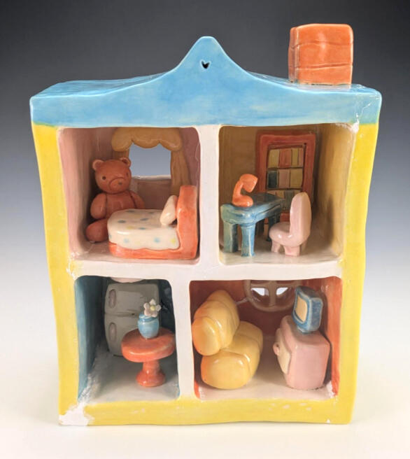Ceramic Dollhouse (Stoneware) Ceramic Dollhouse (Stoneware)